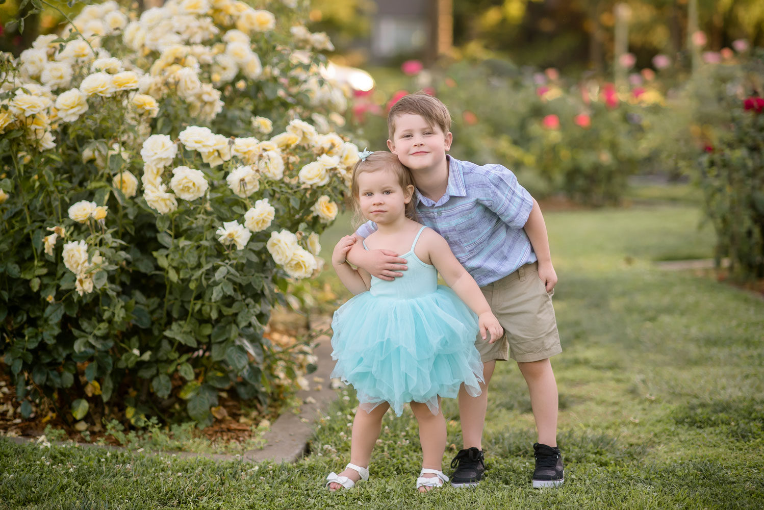 Sacramento rose garden photoshoot places for pictures Kids photographer Roseville Sacramento Rocklin Elk Grove Yuba city Folsom Eldorado Hills Vacaville Stockton 